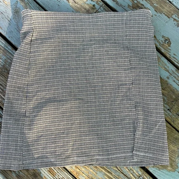 Shinestar mini skirt size large with zipper enclosure - Picture 3 of 6